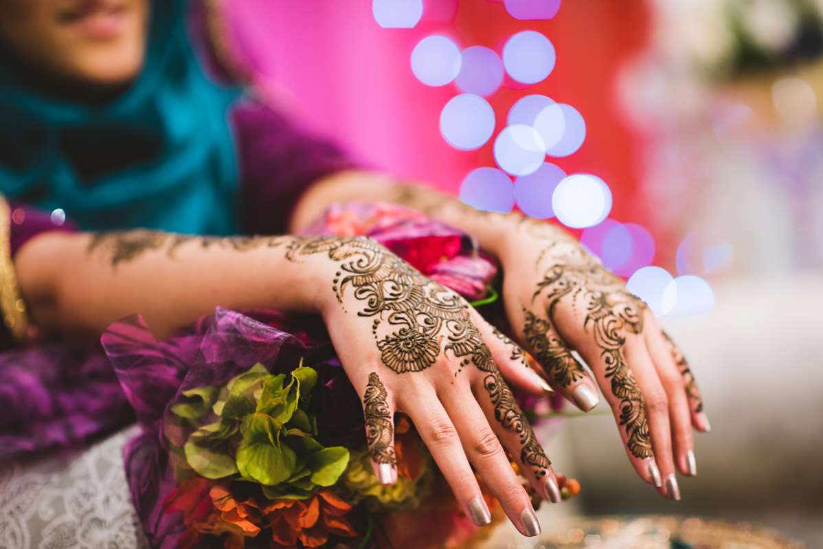 Best Mehendi Artists for Hire |Book Professional Mehendi Artists at  StarClinch